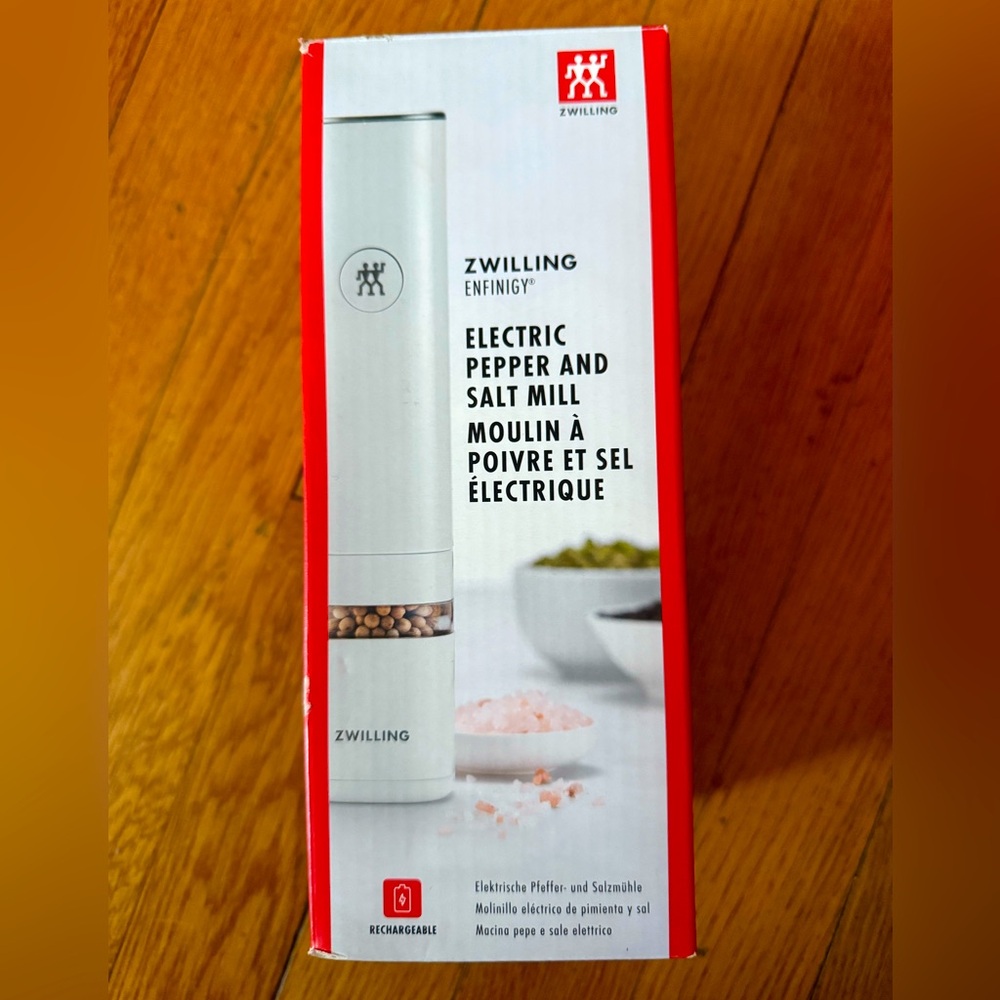 Zwilling Electric Pepper/Salt Mill - New in Box